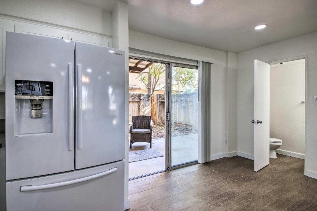 Comfy Bakersfield Townhome - Fire Pit And Patio Exterior photo